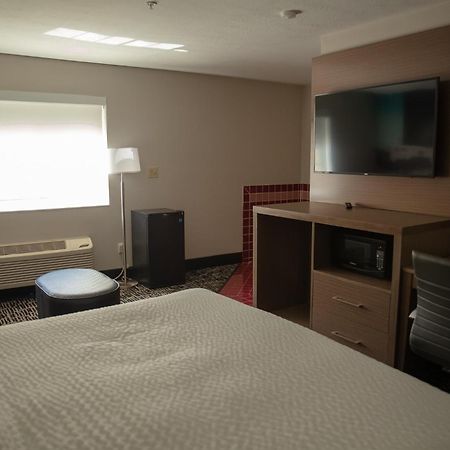 Clarion Pointe Indianapolis Airport Hotel Плейнфийлд Стая снимка