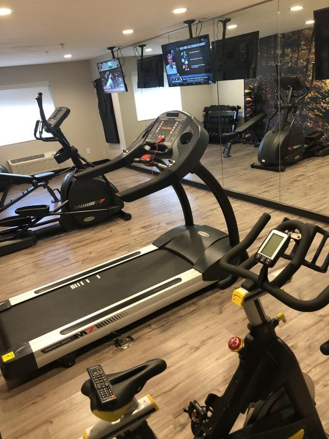 Clarion Pointe Indianapolis Airport Hotel Плейнфийлд Екстериор снимка