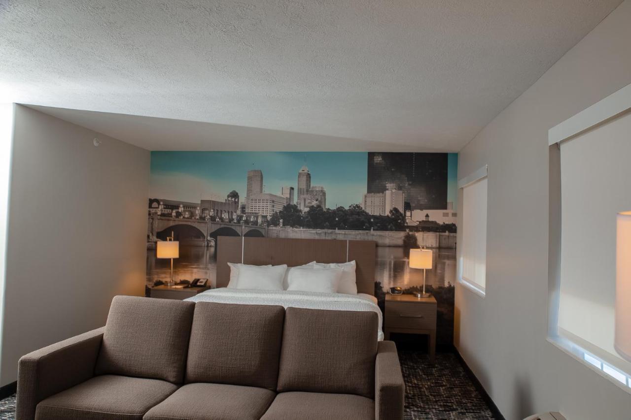 Clarion Pointe Indianapolis Airport Hotel Плейнфийлд Екстериор снимка