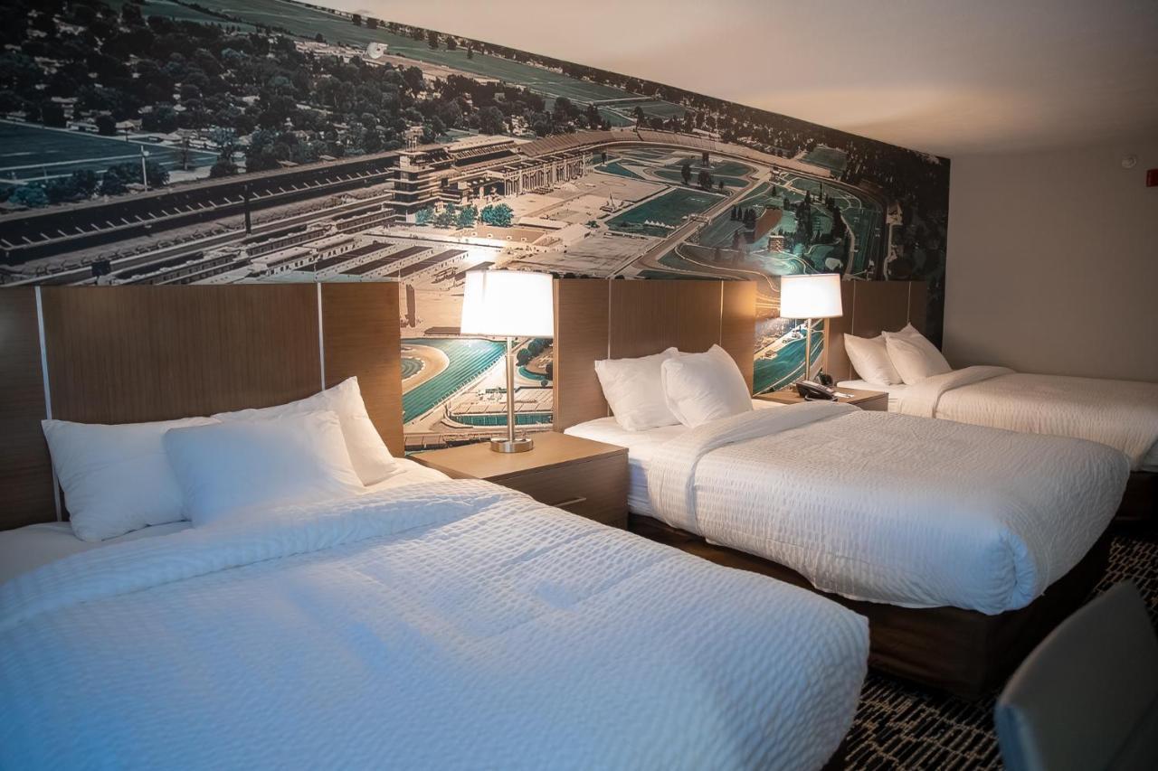 Clarion Pointe Indianapolis Airport Hotel Плейнфийлд Екстериор снимка