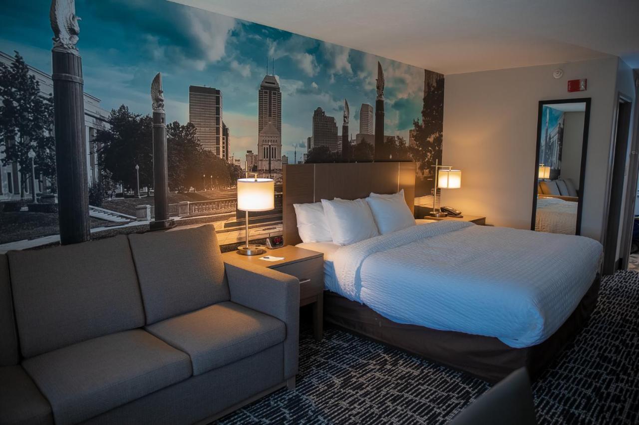 Clarion Pointe Indianapolis Airport Hotel Плейнфийлд Екстериор снимка