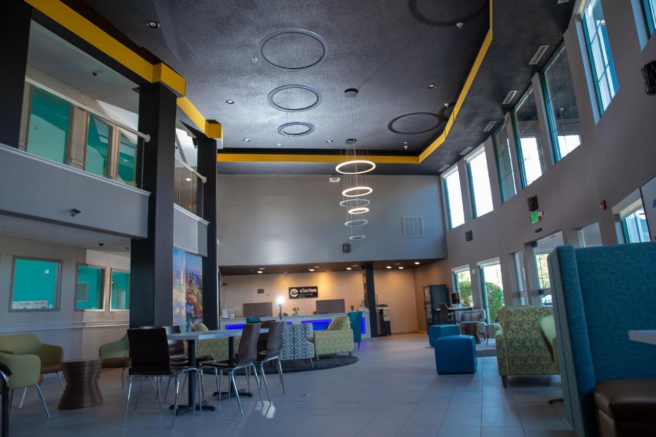 Clarion Pointe Indianapolis Airport Hotel Плейнфийлд Екстериор снимка