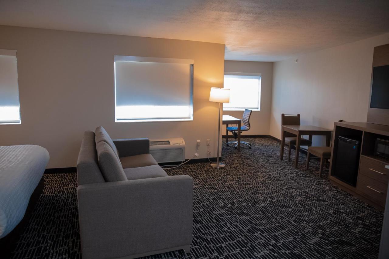 Clarion Pointe Indianapolis Airport Hotel Плейнфийлд Екстериор снимка