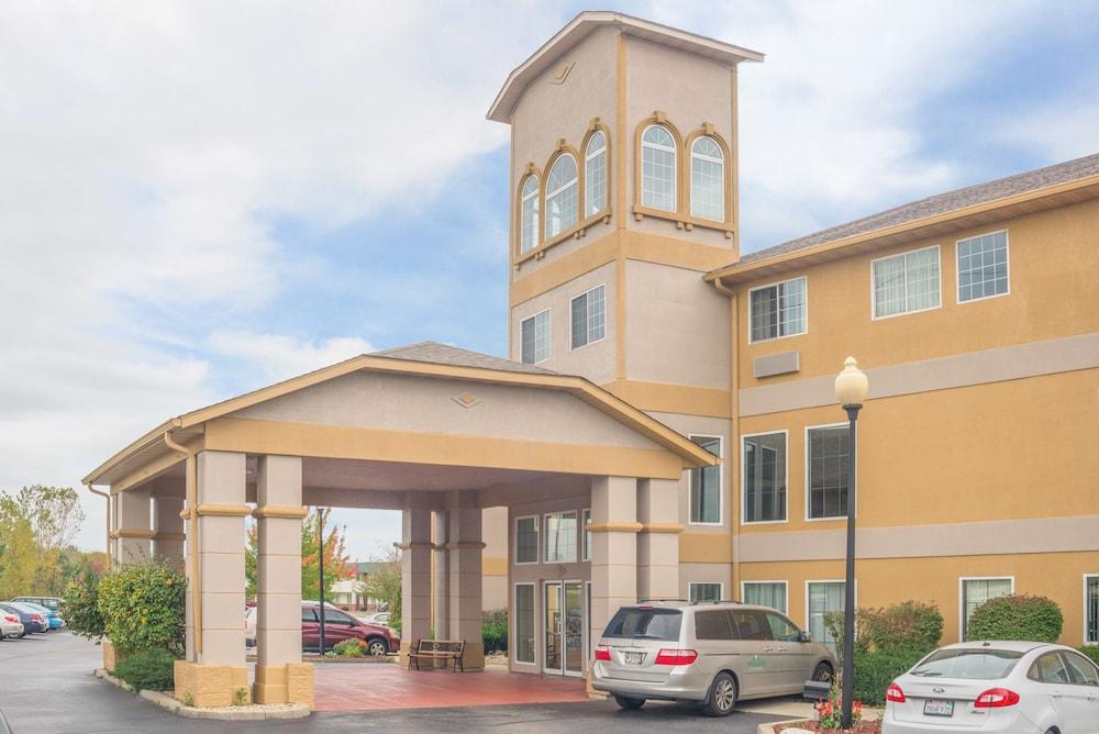 Clarion Pointe Indianapolis Airport Hotel Плейнфийлд Екстериор снимка