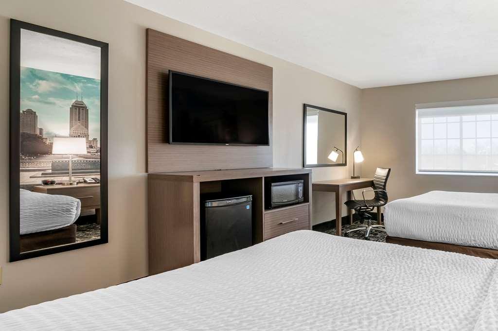 Clarion Pointe Indianapolis Airport Hotel Плейнфийлд Стая снимка