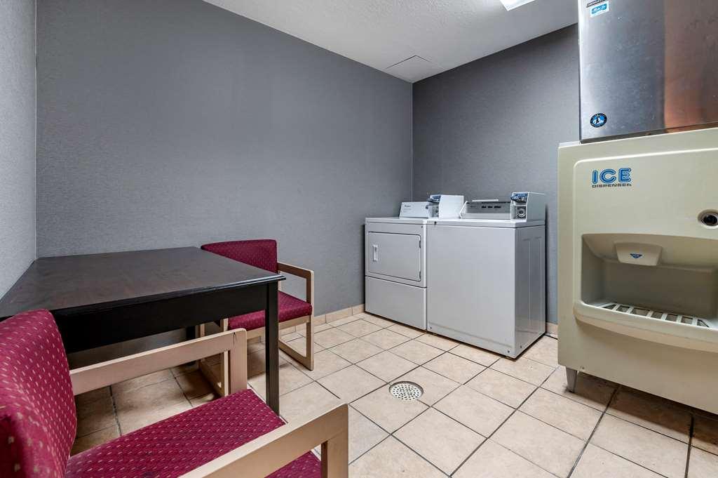 Clarion Pointe Indianapolis Airport Hotel Плейнфийлд Удобства снимка